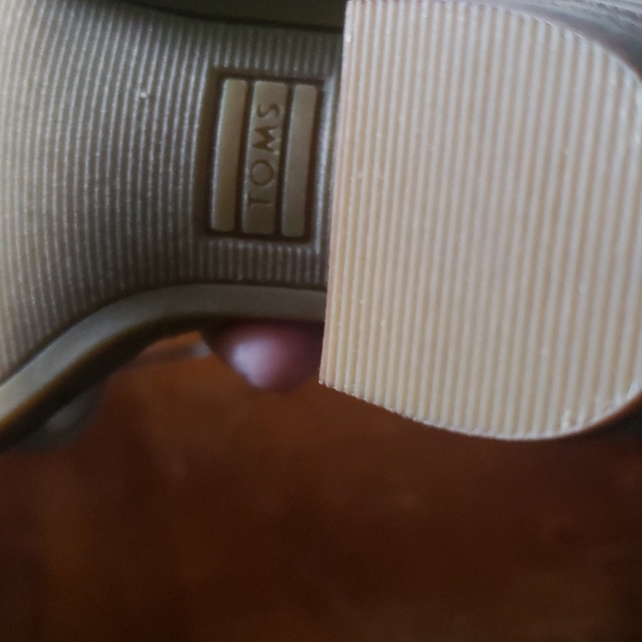 Shoes - Picture 3 of 3